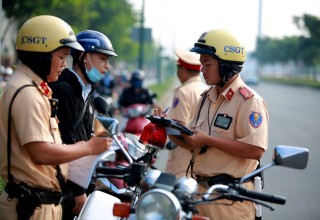 Con bạc khai được CSGT giao bộ đàm để... bắn tốc độ, hỗ trợ tuần tra